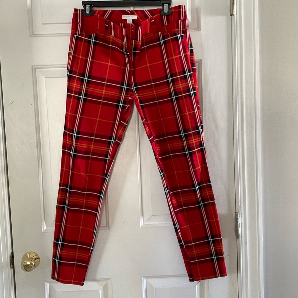 Holiday pants! Red plaid, slim, tapered cut, ankle length. Size 6